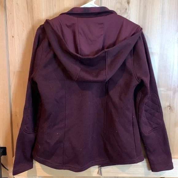 𝅺EDDIE Bauer maroon/purple zip up jacket with good size Medium